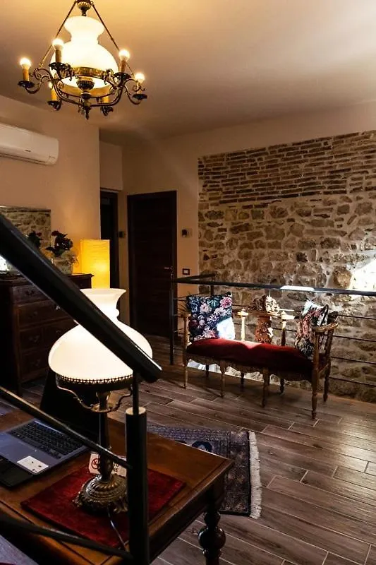 Guest house Il Carro Comfortable Rooms San Giovanni Gemini Italy